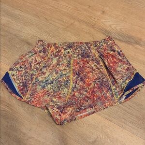 Lululemon Hotty Hot Size 4 Short